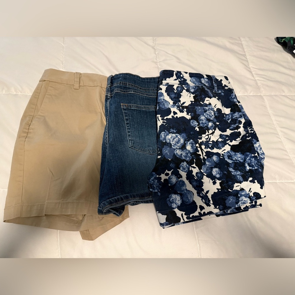 Women’s bundle of 3 short size 10